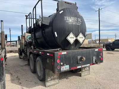 USED 1998 ENERFAB ACID TRUCK