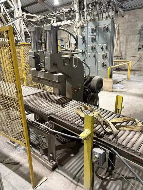 Used 2009 COLUMBIA 22 HF Block Making Machines Quebec CA | DIT Equip #1412386
