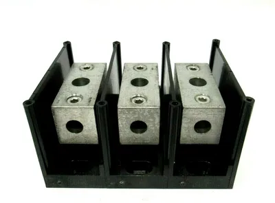 NEW MERSEN 67053 DISTRIBUTION BLOCK