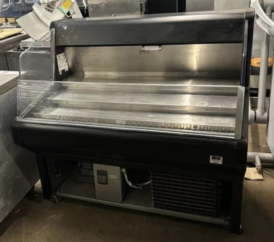 174-0018 True THAC-48 48" Horizontal Self Contained Open-Air Cooler