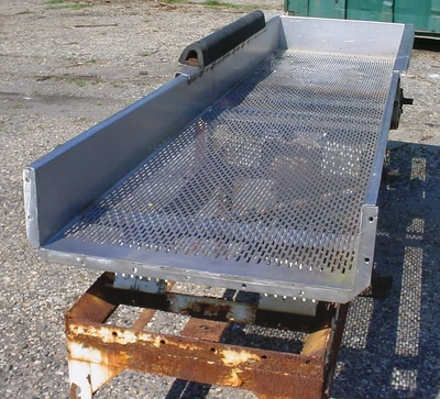 USED 30  X 10 X 8 VIBRATORY SHAKER BED 30 X 10 LINK BELT