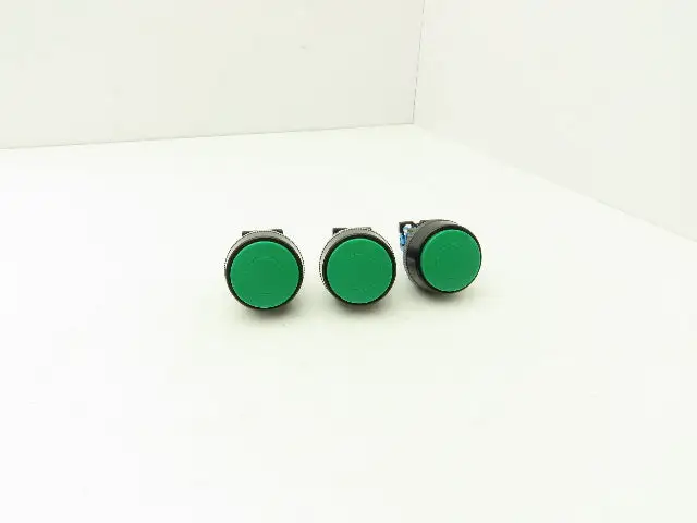 Fuji Electric Pushbutton Switch Large Green 30mm 250V 6A Lot of 3