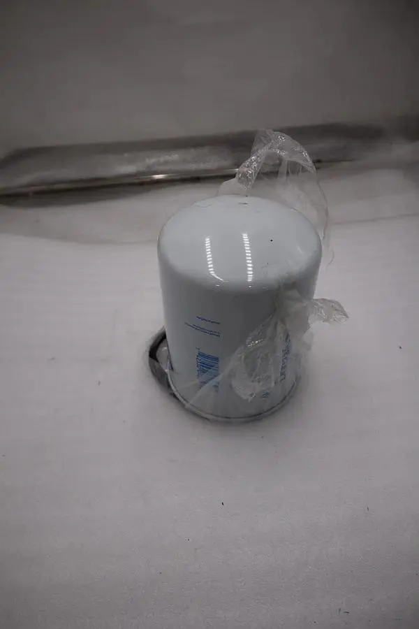 NEW OPEN BOX P550386 Universal Donaldson Hydraulic Filter STOCK H959