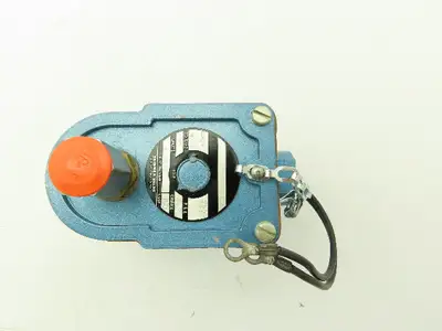 Honeywell Skinner V5L61410 Solenoid Valve 3-Way (NC) 120V 150 PSI 1/4" NPT V5