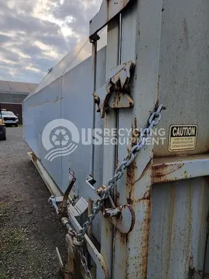 USED NORTHEAST INDUSTRIAL 40 YARD OCTAGON RECIEVER BOX
