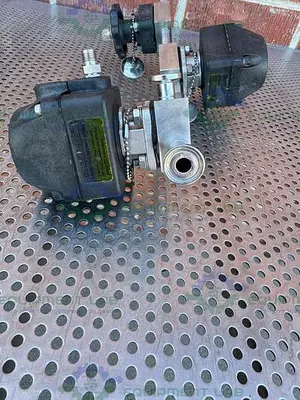 USED 3 ITT PURE FLO .5-316L- RA20MAX 4 WAY DIAPHRAGM VALVE W/ 1/2" SANITARY FITTING