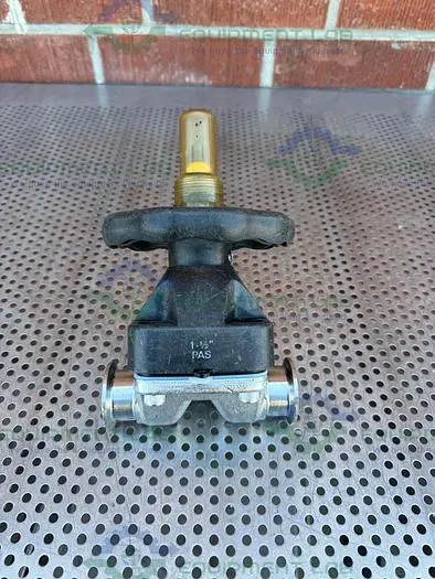 Used ITT PURE FLO 1.5-316L-RA20MAX-CWP150 DIAPHRAGM VALVE W/ 1 1/2" SANITARY FITTING Valves/Fittings California US | Equipment Lab #485696