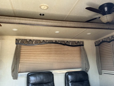 Used 2016 KEYSTONE RESIDENCE 4051FL Campers, Caravans, Motorhomes Michigan US | Miedema Asset Management Group #1327788