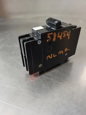 Eaton 7819 2 pole 20 amp breaker M1640 (BIN354)