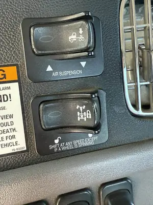 USED 2012 PETERBILT 386
