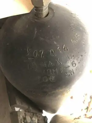 X07-014 Steel Bladder Accumulator 3000PSI -65-200°F 105853