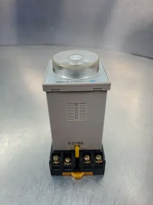 Omron H3BH-8 Timer Module w/2-M4C20 Base. 4C-25