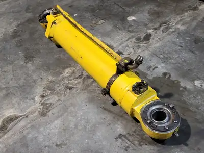 USED KOMATSU EH5933