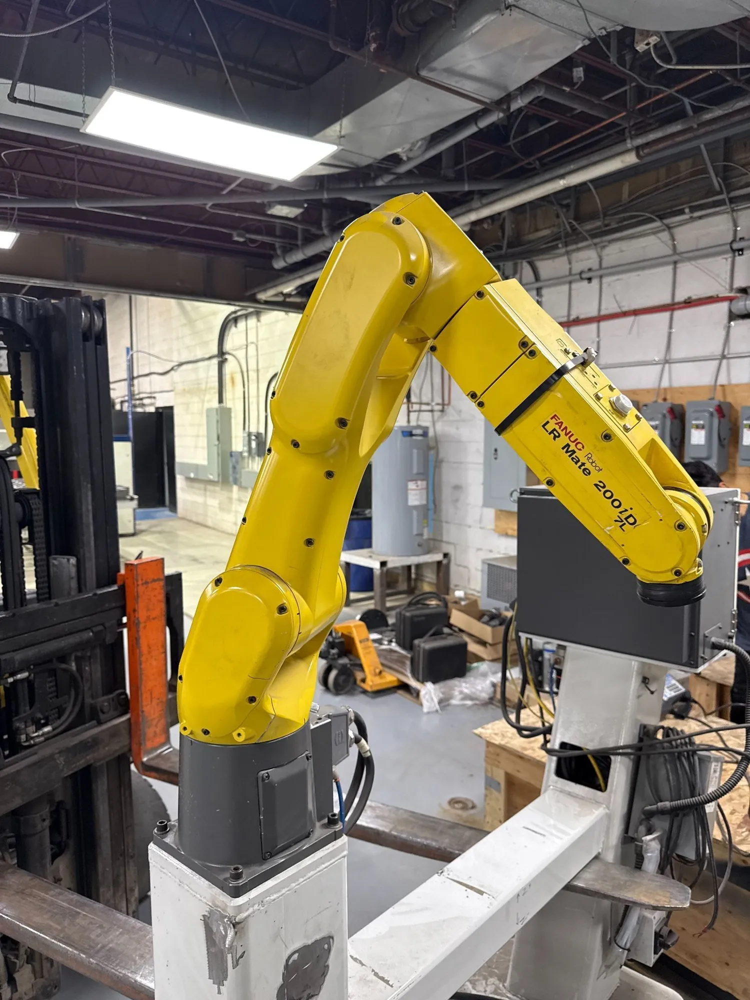 Used 2016 FANUC ROBOTICS LR Mate 200iD/7L Robots Ontario CA | ACES Robotics Ltd #1321489