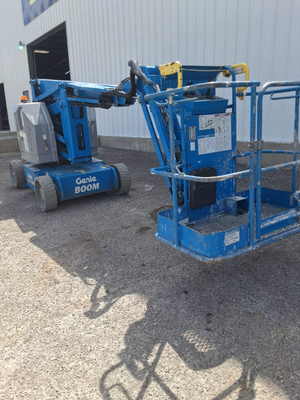USED 2017 Genie Z-34/22N