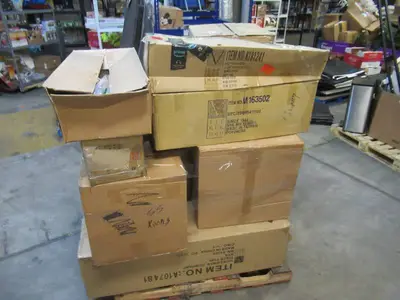 Pallet of Store Overstock and Ecommerce Product and Returns - Vickerman Christmas