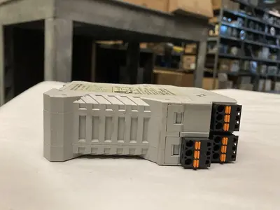 USED OMRON G9SX-AD322-T15-RC
