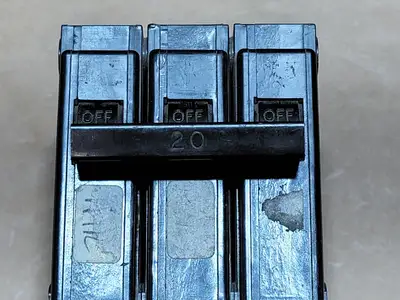 20 Amp, 3 Pole, 240 Volts Circuit Breaker Type QB