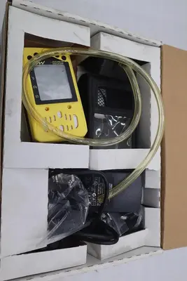 NEW IN BOX Industrial Scientific M40 18105437-0 Multi-Gas Monitor STOCK 5224