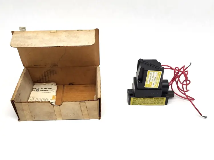 Used Parker Hannifin GG-202-250-M2 Solenoid Valves Michigan US | Maverick Industrial Sales #1398090