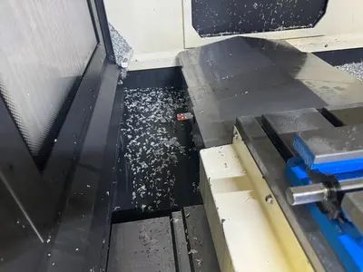 2015 HYUNDAI WIA F400 Vertical Machining Centers | Toolquip, Inc. (8)