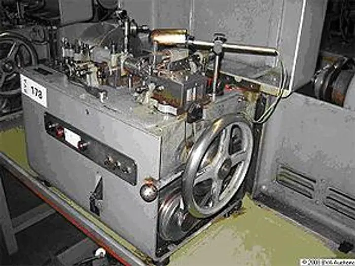 7057-100 Small Theodore Bechtold (Germany) Curb Chain Making Machine