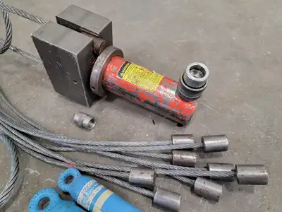 OTC 10-Ton Jack  6 1/8'' stoke W/ cabel clamp dies