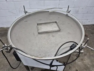 35" Accumulation Table