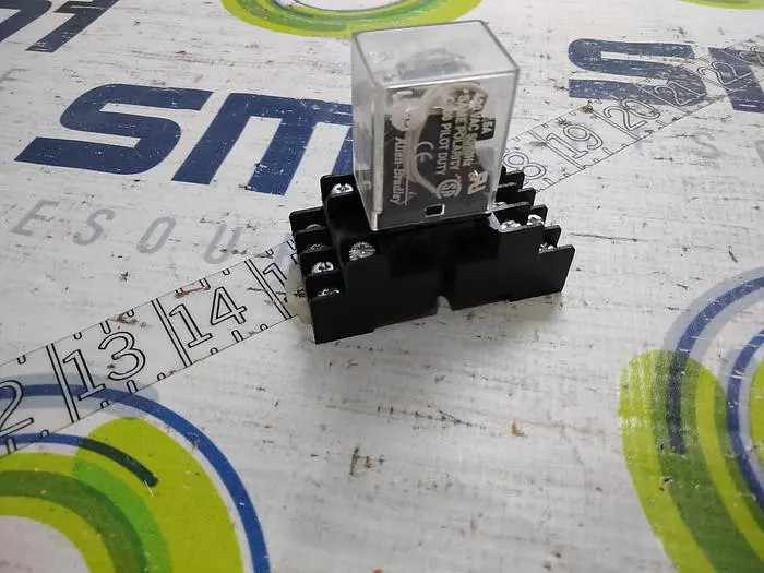 NEW ALLEN BRADLEY 700-HC24A1