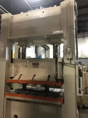 300 TON PACIFIC HYDRAULIC PRESS