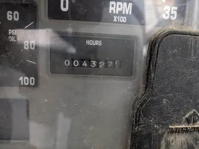 USED 1995 INTERNATIONAL SILVER WHEELS