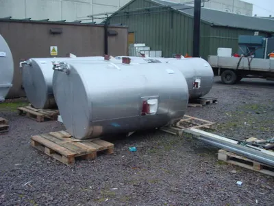2200L S/S Vertical Enc  Tank