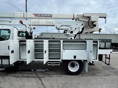 Used 2019 FREIGHTLINER M2 106 Tractors & Trailers Florida US | Truck and Van Outlet #1506263