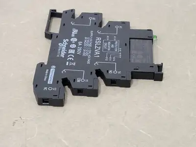 USED SCHNEIDER ELECTRIC RSL1AB4BD