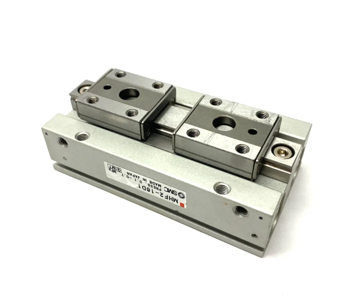 USED SMC LOW-PROFILE PNEUMATIC GRIPPER, 2-FINGER, 16MM STROKE PER JAW