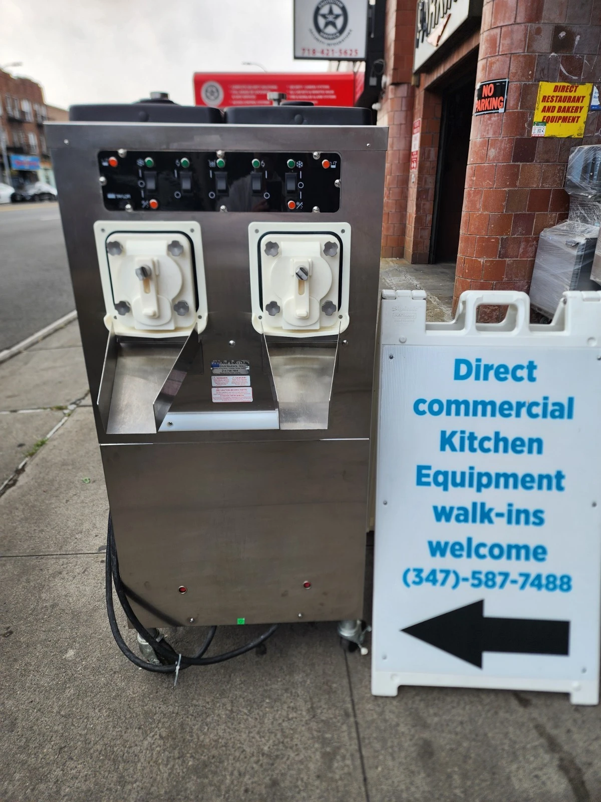 USED Taylor C002-33