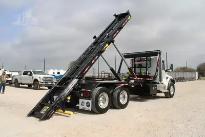 New | in-Stock 2027 PETERBILT 548 Rolloff Trucks Texas US | Roll Off Truck World #1492003
