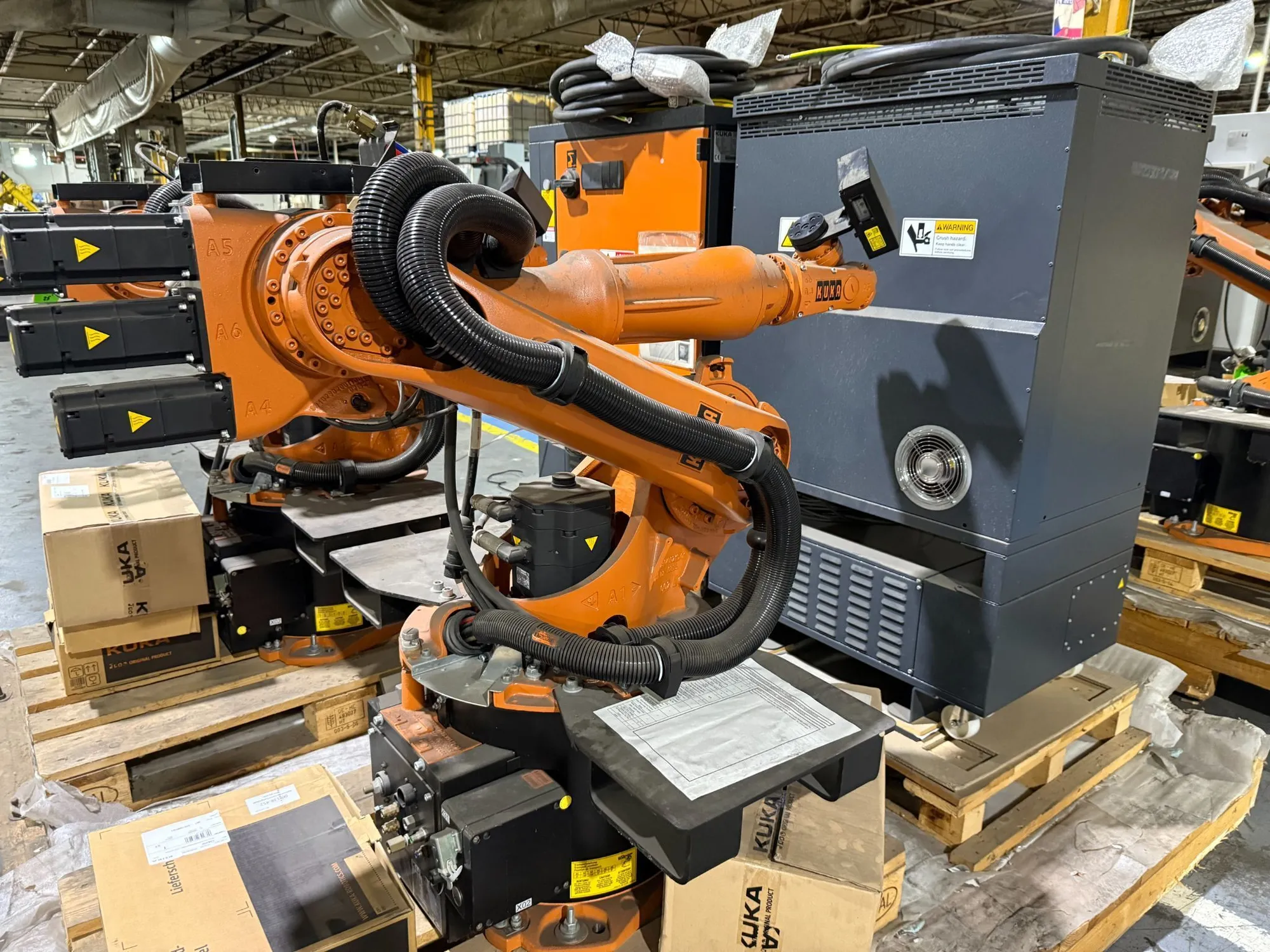 USED 2015 KUKA KR16 L6-2 + KR C4 NA