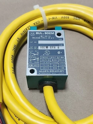 NEW Allen-Bradley 802M-XY8