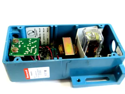 NEW HONEYWELL FE-MLS1A PHOTOELECTRIC SENSOR FEMLS1A