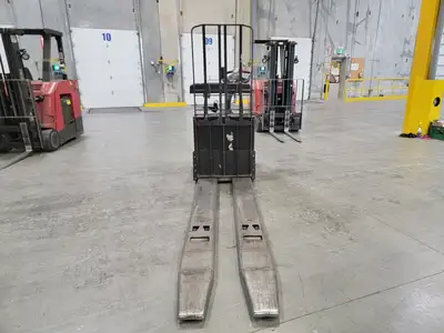 USED RAYMOND 8410
