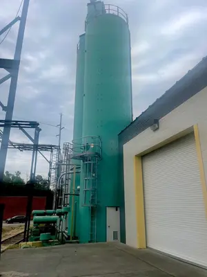 2 Blending Silos & 1 Storage Silo W/blowers