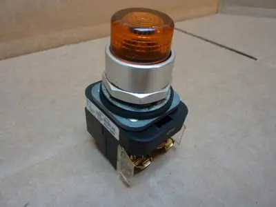 USED ALLEN BRADLEY 800T-PT16 AMBER