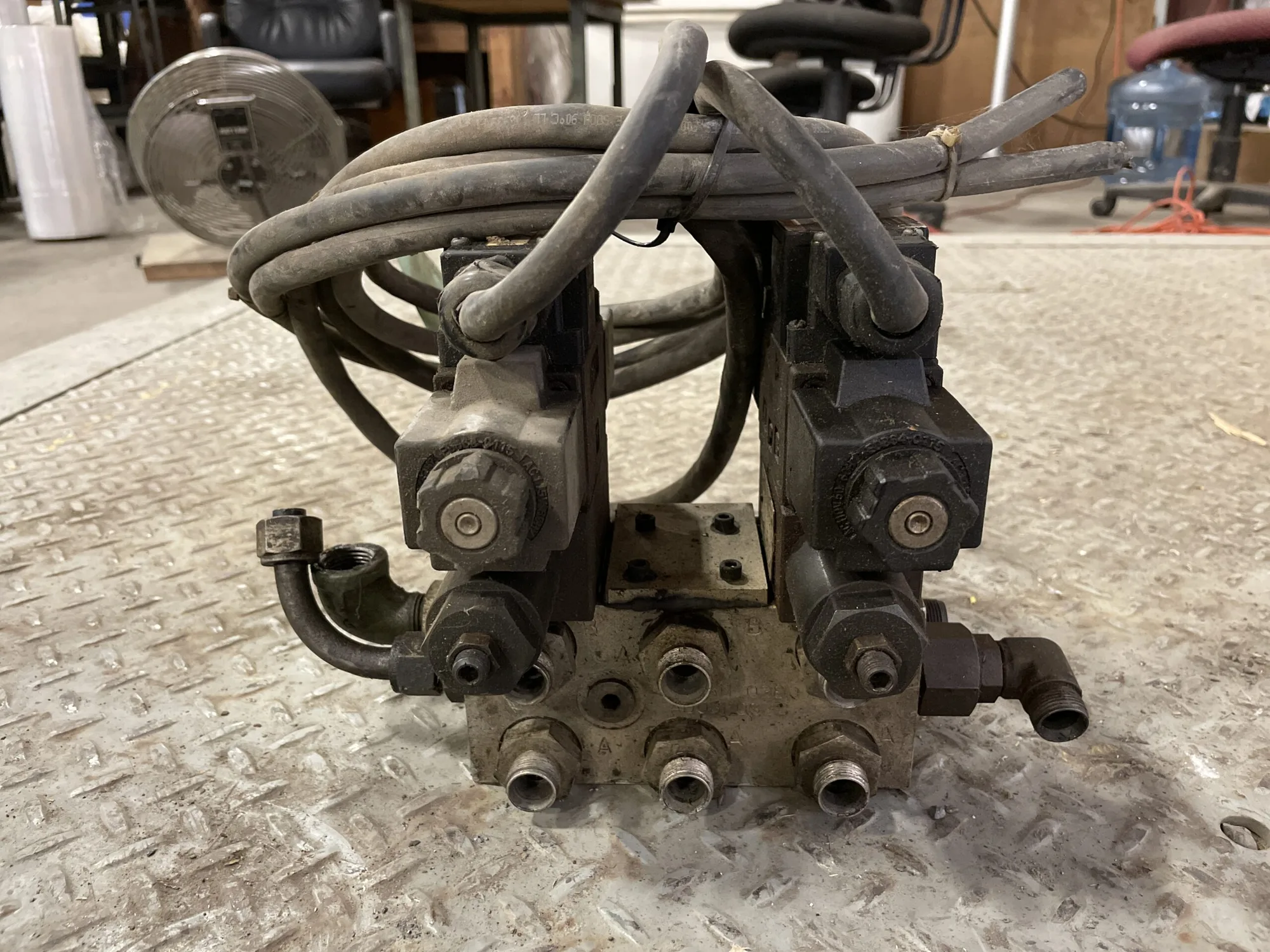 NACHI OG-G01-P1-E20 Hydraulic Directional Modular Valve Manifold