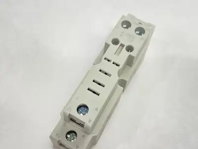 Used Schneider Electric Relay Base 16A 300V LOT OF 4 Relays & Switches Michigan US | Maverick Industrial Sales #1395410