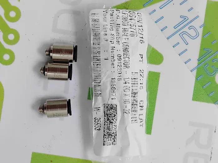LF3000 MALE CONNECTOR 1/4 OD X 10-32
