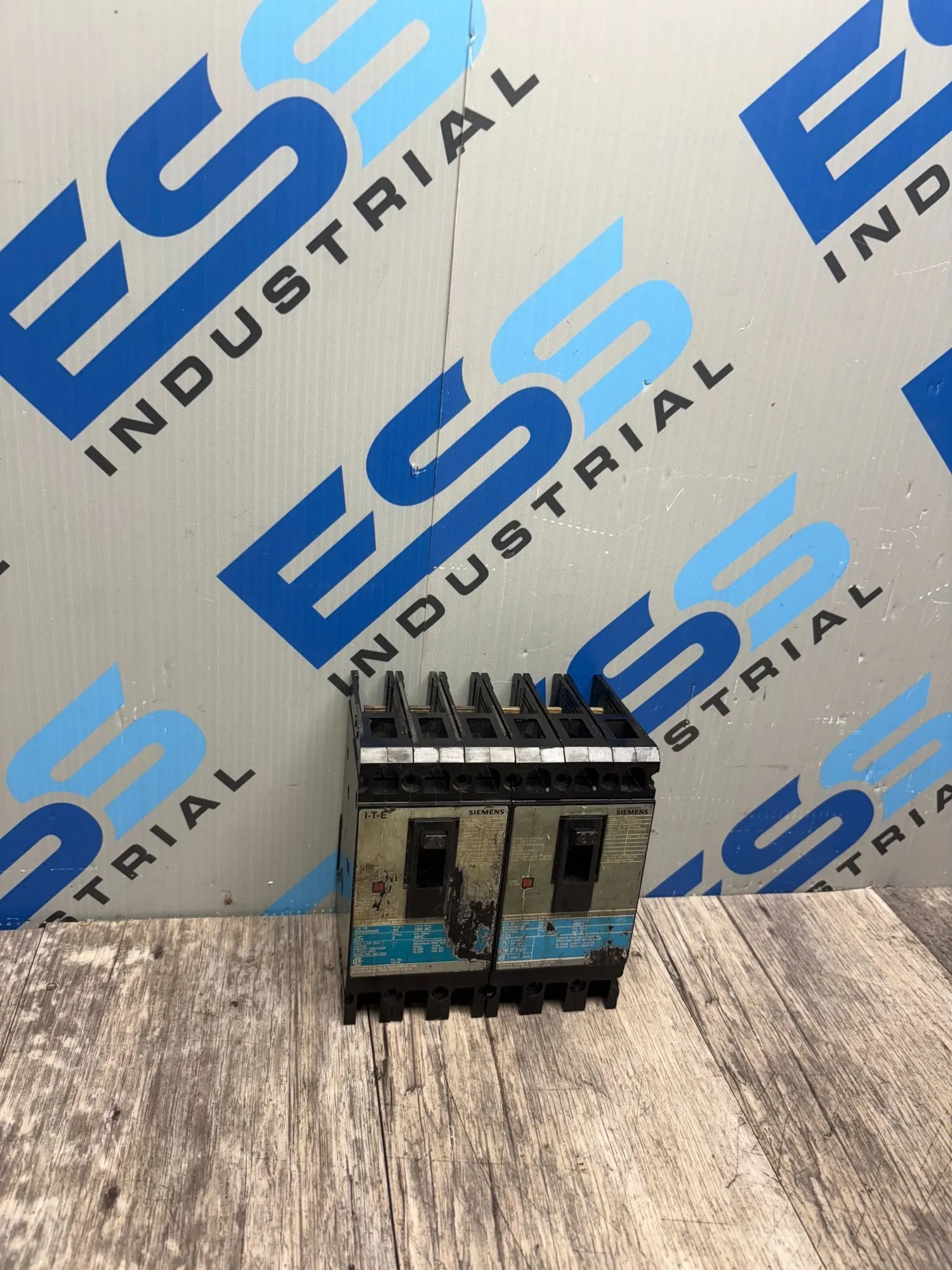 USED SIEMENS ED43B020 & ED43B040