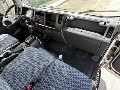 Used 2023 ISUZU NPR HD Box trucks Florida US | Truck and Van Outlet #1509136