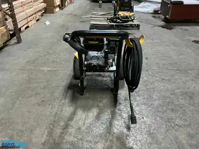 DeWalt 3600 PSI 2.5 GPM Model DXPW61299 Pressure Washer