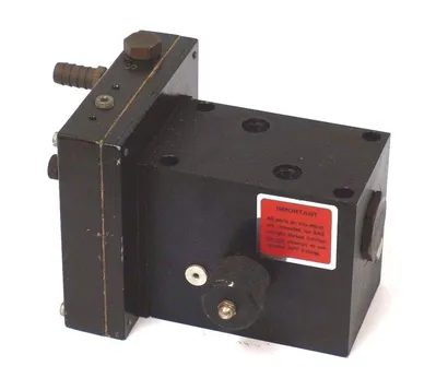 USED HV-13 HYDRAULIC PNEUMATIC PORT BASE HV13